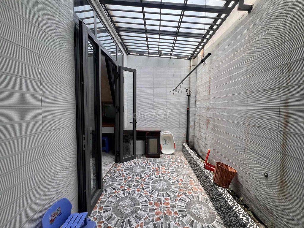 PHÒNG TRỆT SÂN VƯỜN CỰC KÌ THOÁNG - NGAY GẦN ĐẦM SEN - ĐH BÁCH KHOA