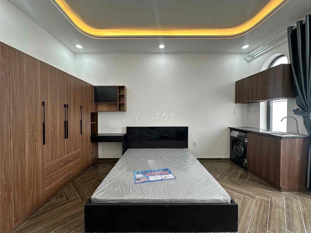 STUDIO BAN CÔNG FULL NỘI THẤT NGAY VÒNG XOAY PHÚ LÂM