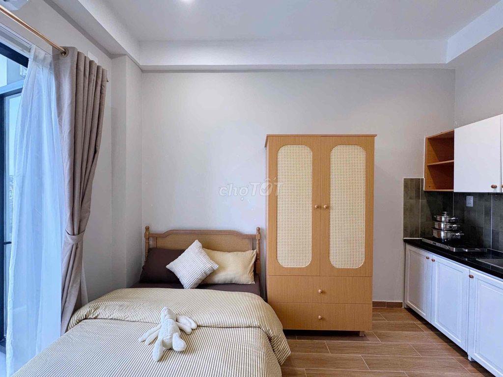 STUDIO BAN CÔNG FULL NỘI THẤT NGAY CẦU VƯỢT CÂY GÕ ĐH Y DƯỢC