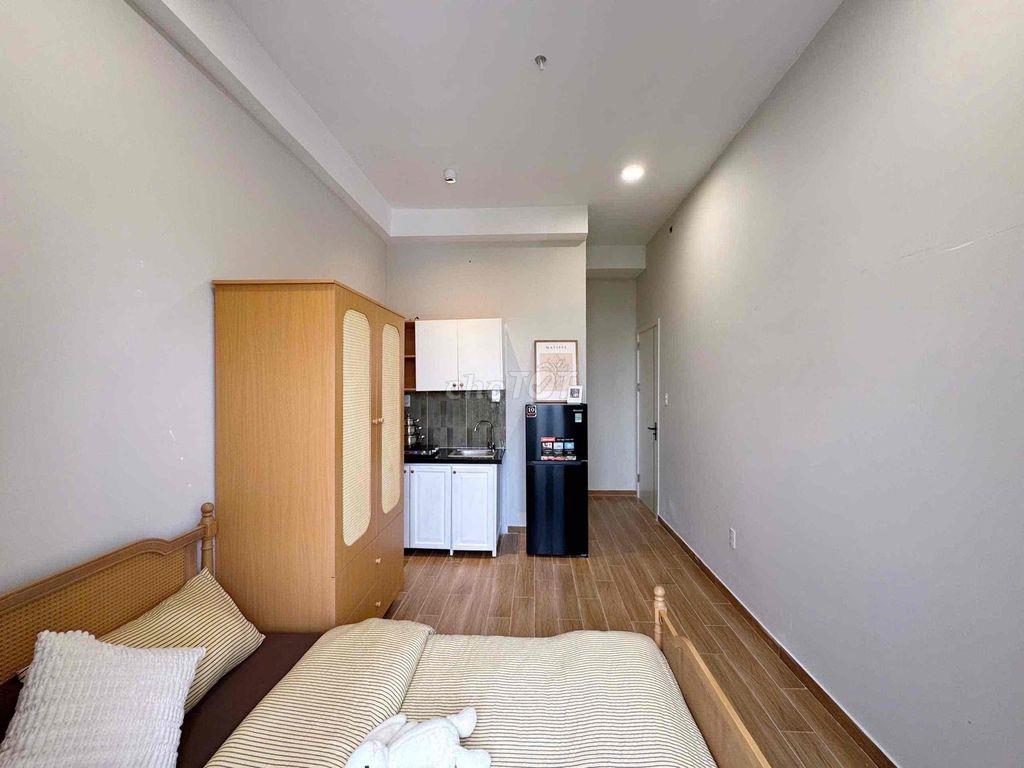STUDIO BAN CÔNG FULL NỘI THẤT NGAY CẦU VƯỢT CÂY GÕ ĐH Y DƯỢC