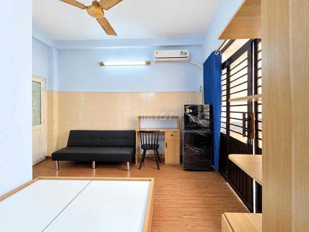 STUDIO BAN CÔNG SÂN VƯỜN NGAY GẦN ĐẦM SEN SÂN VẬN ĐỘNG PHÚ THỌ