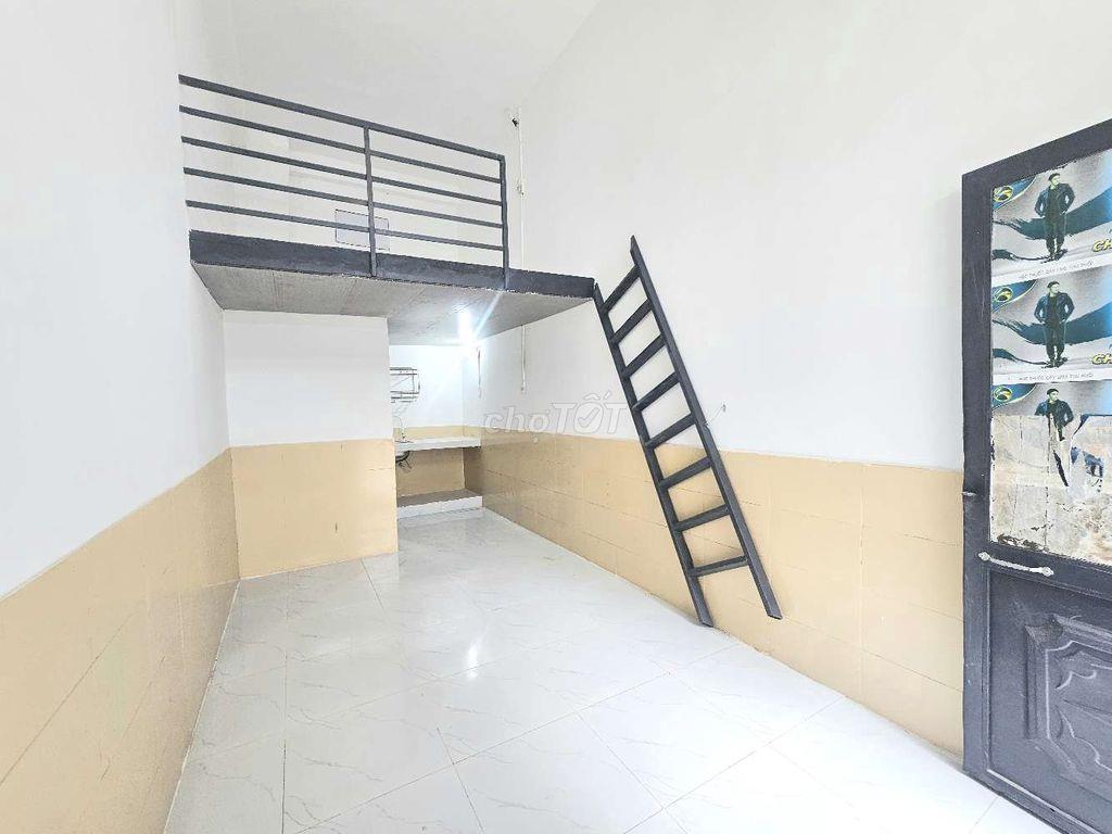 CHDV Full Ban Công Thoáng Sát ĐH HUIT - Gác Cao 2m, Giờ Tự Do, Giá SV