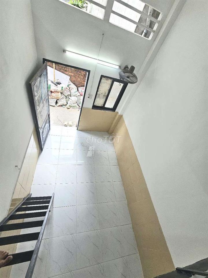 CHDV Full Ban Công Thoáng Sát ĐH HUIT - Gác Cao 2m, Giờ Tự Do, Giá SV