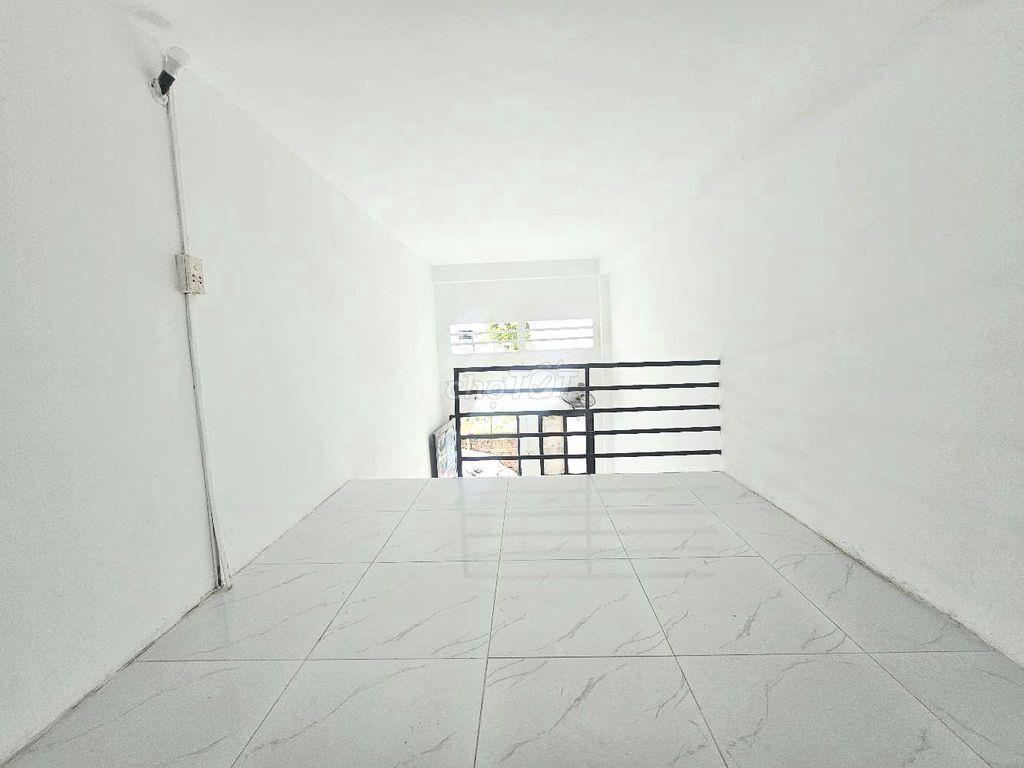 CHDV Full Ban Công Thoáng Sát ĐH HUIT - Gác Cao 2m, Giờ Tự Do, Giá SV