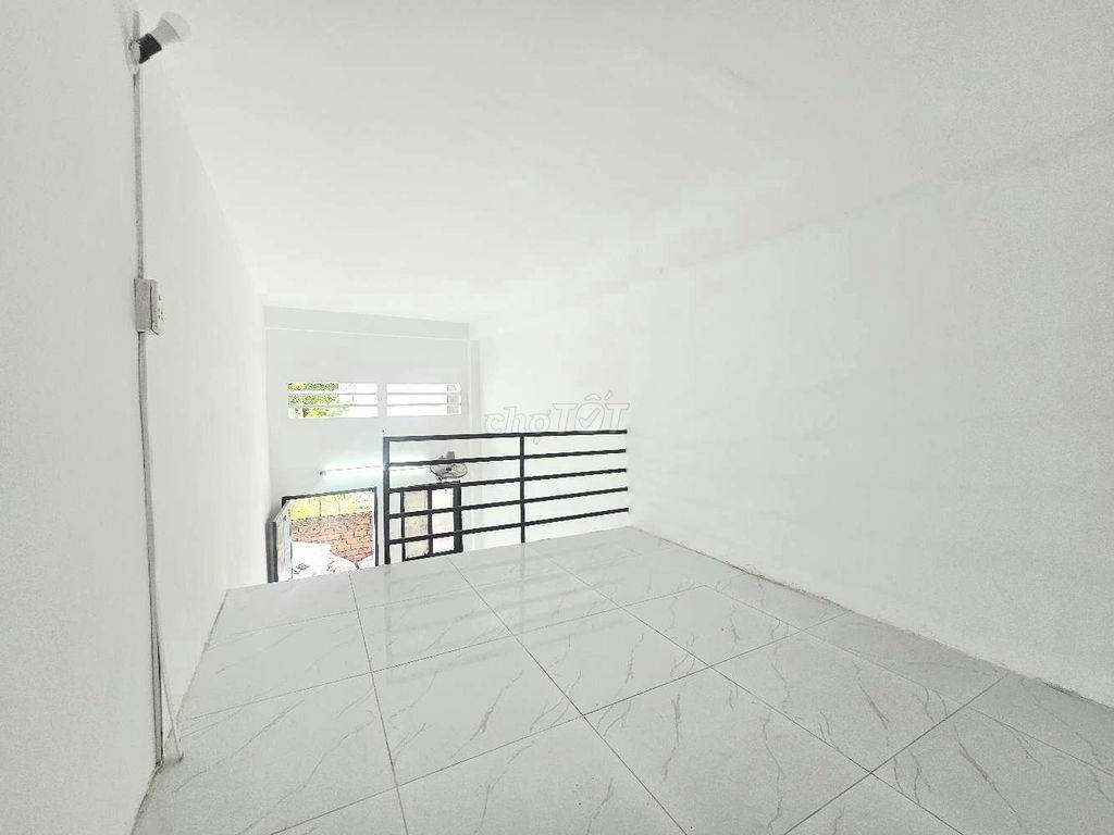 CHDV Full Ban Công Thoáng Sát ĐH HUIT - Gác Cao 2m, Giờ Tự Do, Giá SV