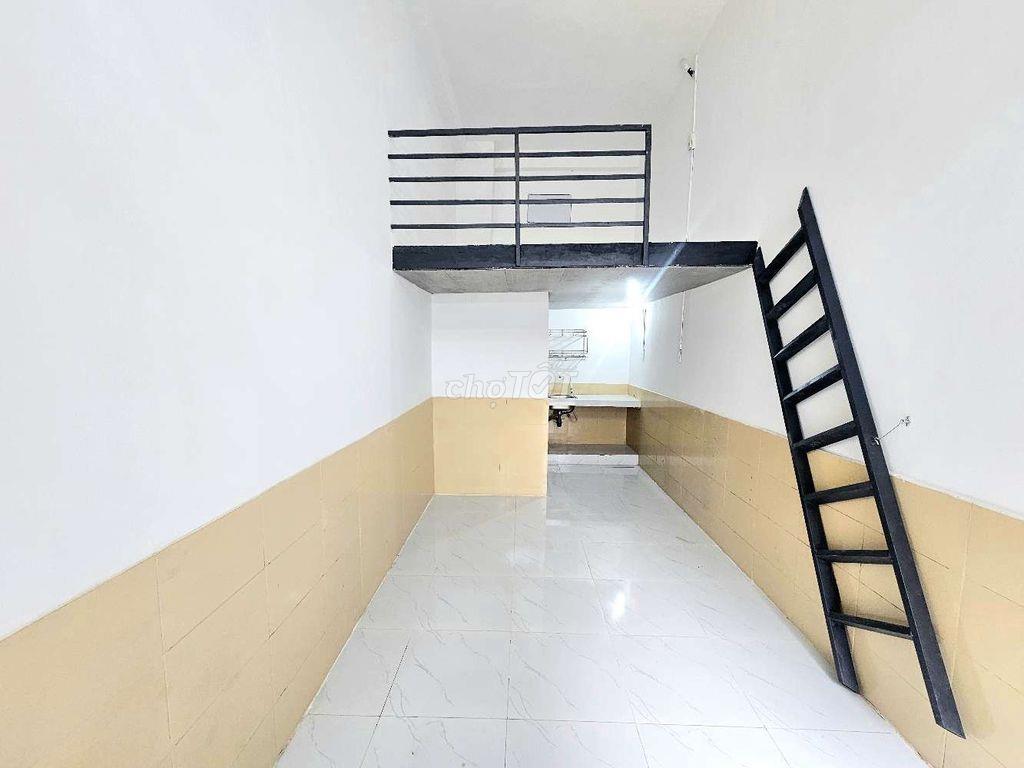 CHDV Full Ban Công Thoáng Sát ĐH HUIT - Gác Cao 2m, Giờ Tự Do, Giá SV