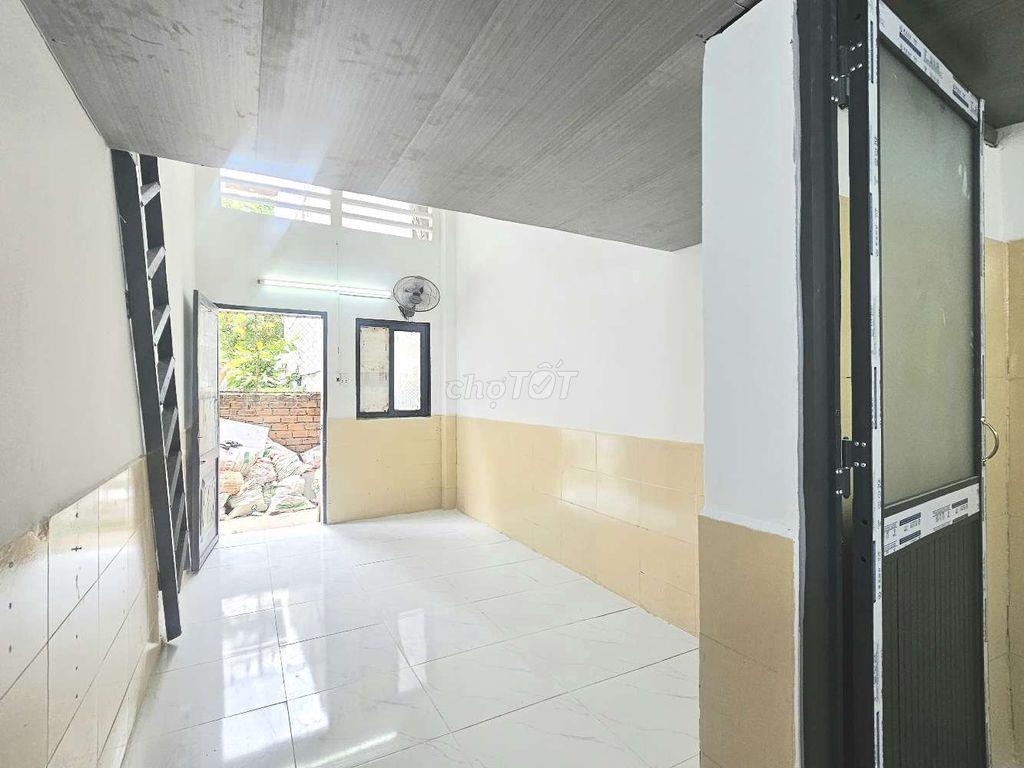 CHDV Full Ban Công Thoáng Sát ĐH HUIT - Gác Cao 2m, Giờ Tự Do, Giá SV