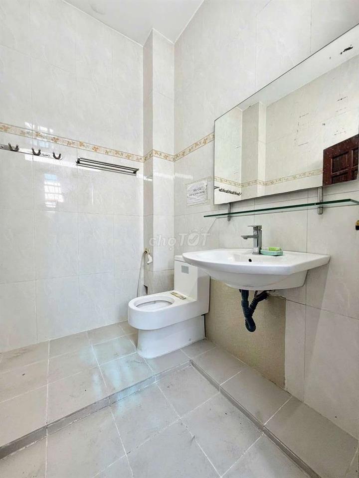 MẶT BẰNG KINH DOANH đa ngành 80m2 Có chỗ ngủ Wc riêng Giá Rẻ Bình Tân 