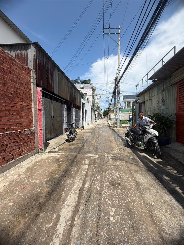 BÁN NHÀ XINH MỚI XÂY, GIÁ TỐT, VỊ TRÍ ĐẸP CHỢ BÌNH THÀNH, BÌNH TÂN