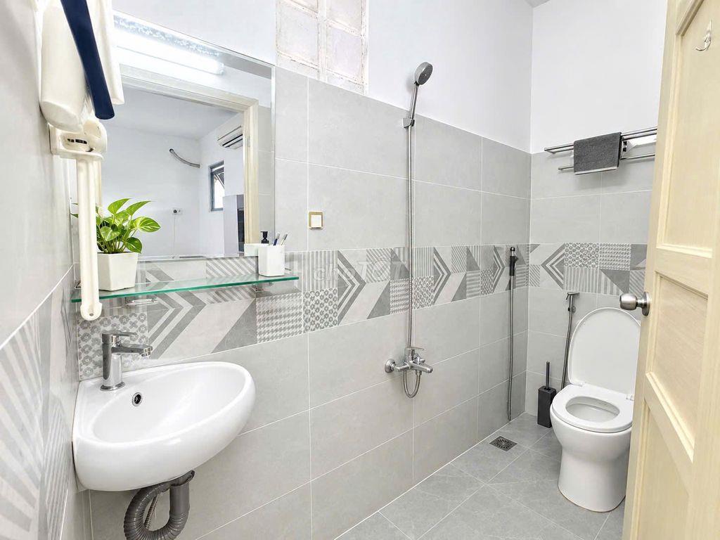 PHÒNG FULL NỘI THẤT, MẶT TIỀN NTT, CHỈ 3,4TR, Ở TIỆN NGHI, AN NINH