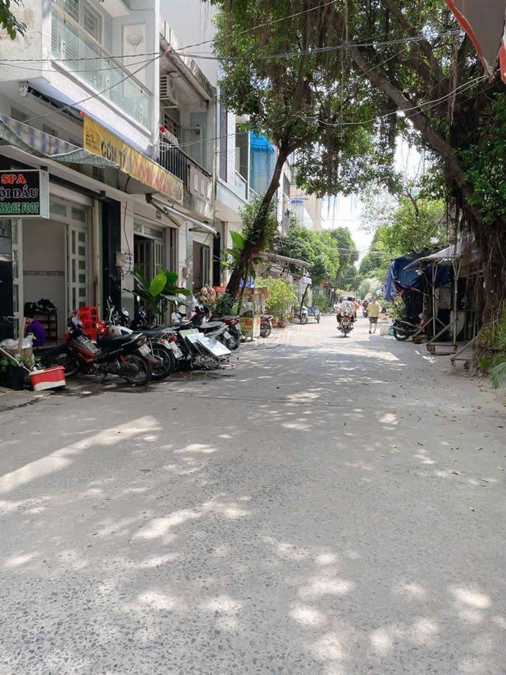 chủ gửi bán gấp nhà hẻm 2/ đường số 4