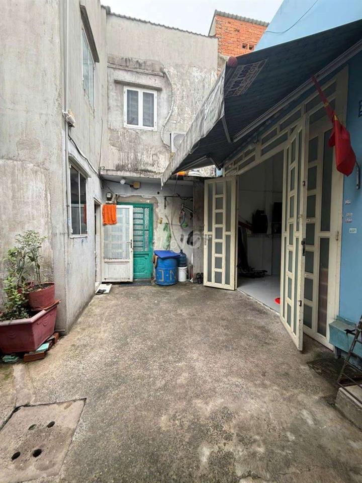 nhà cần bán gấp 