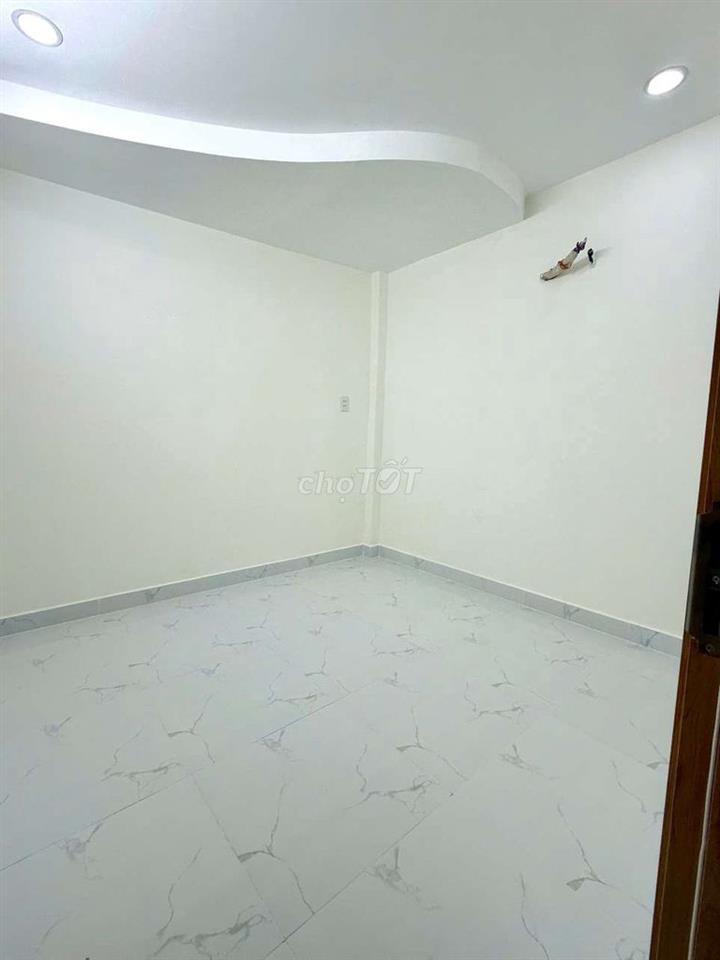 Nhà 4x8m 1 lầu 2pn,2wc ngay chiến lược- Bình Trị đông giáp tên lửa