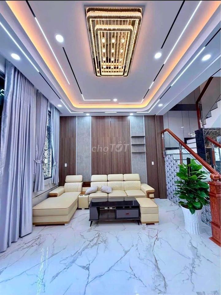 Nhà ngay chợ lê văn quới 5x14m 4 tấm 5pn,5wc hẻm xe hơi 