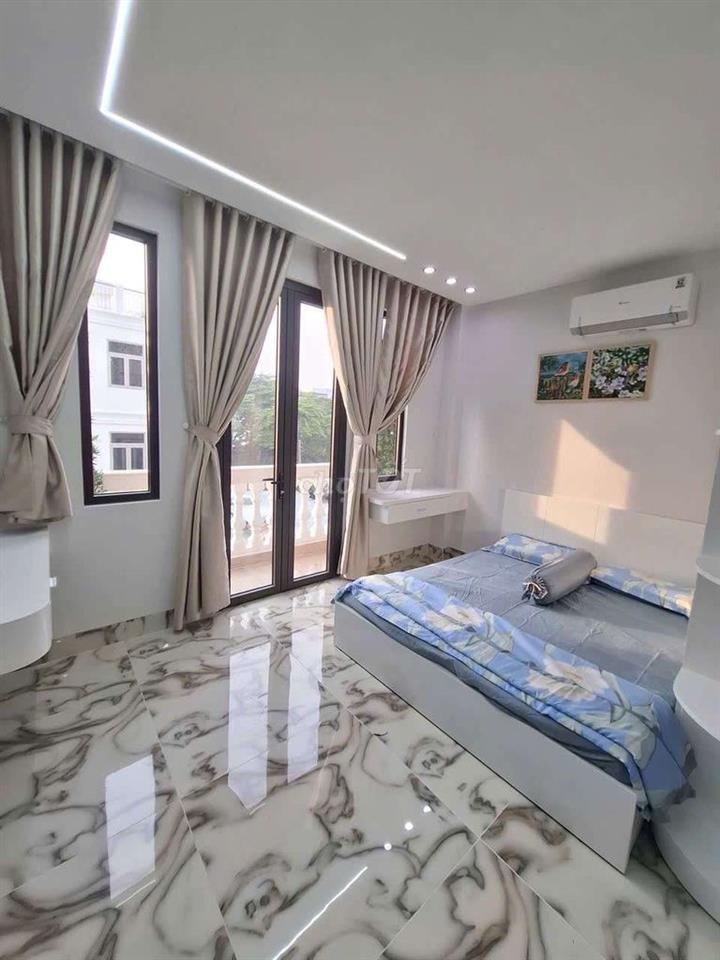 Nhà khu đồng bộ có thang máy 1 sẹc hương lộ 2 dt 4x19m lửng 3 lầu 5pn.