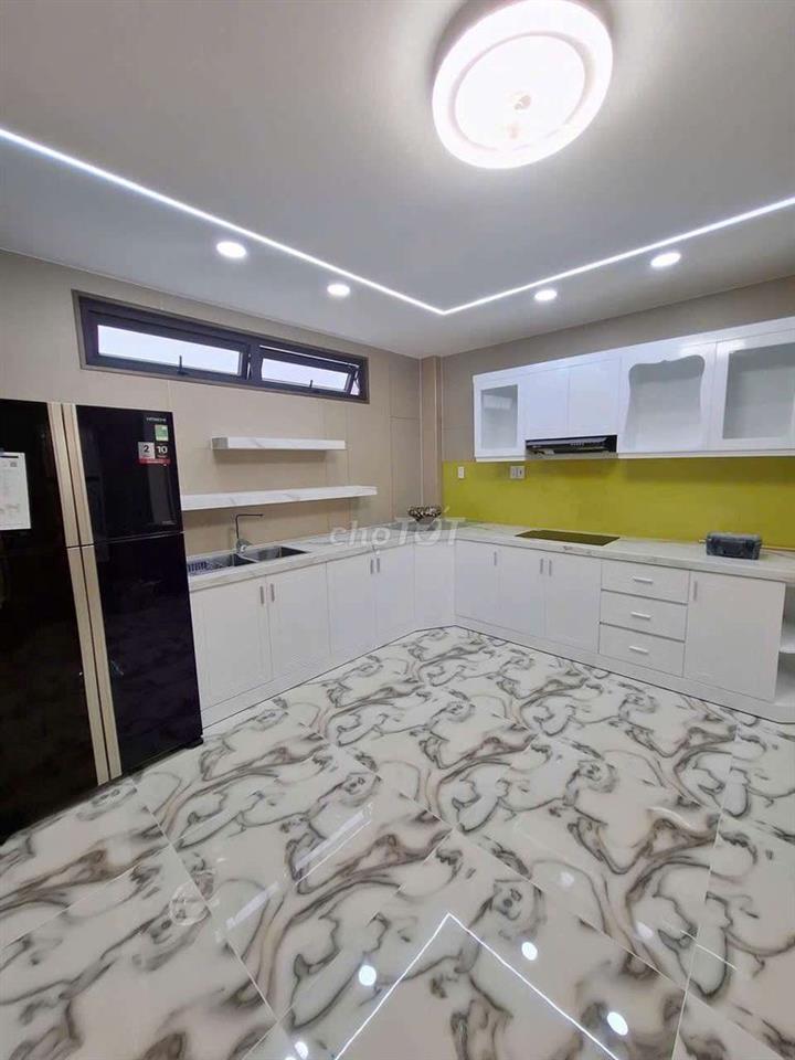 Nhà khu đồng bộ có thang máy 1 sẹc hương lộ 2 dt 4x19m lửng 3 lầu 5pn.