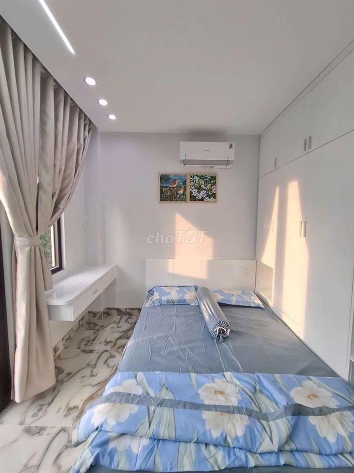 Nhà khu đồng bộ có thang máy 1 sẹc hương lộ 2 dt 4x19m lửng 3 lầu 5pn.