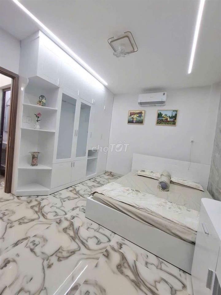 Nhà khu đồng bộ có thang máy 1 sẹc hương lộ 2 dt 4x19m lửng 3 lầu 5pn.
