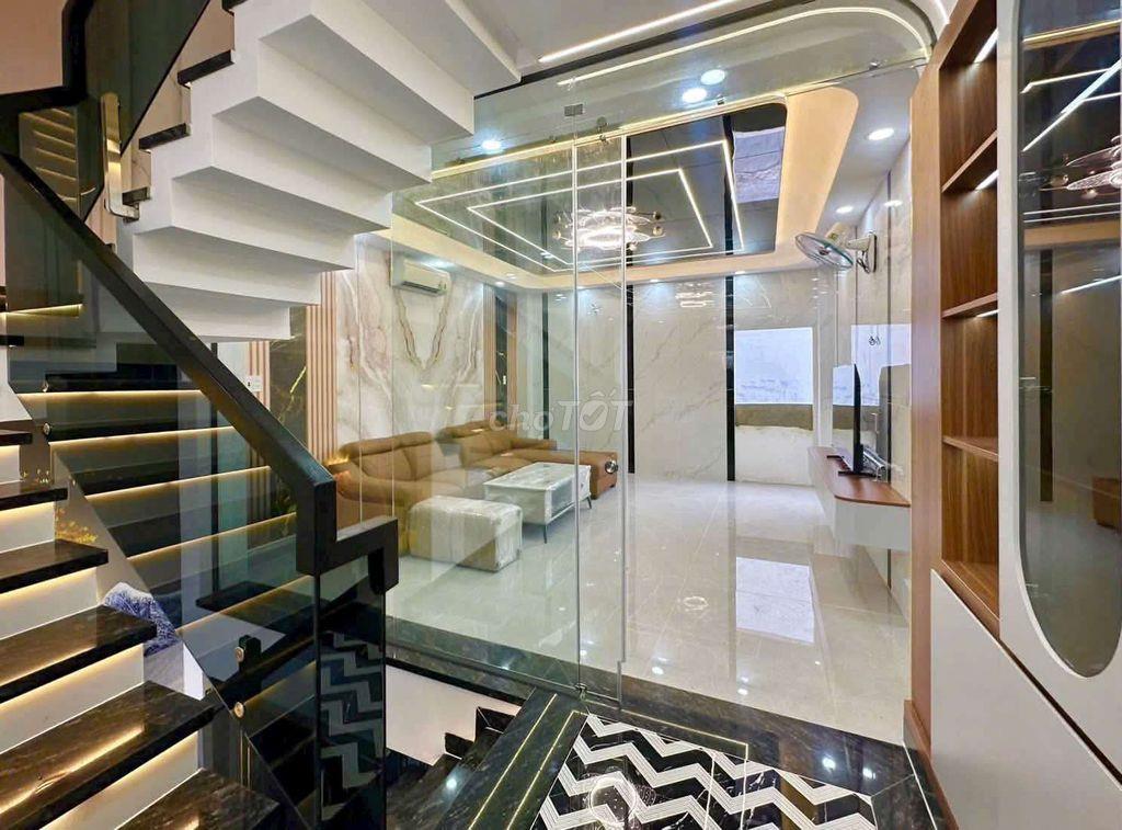Nhà có thang máy đường số 5 bình long nguyễn sơn nối dài 4x16m 4 lầu.