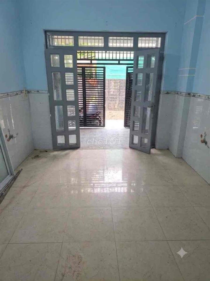 BÁN  NHÀ TRUNG TÂM TÂN PHÚ KẾ BÊN ĐẠI HỌC CÔNG THƯƠNG 2 tầng 4 đ nhinh