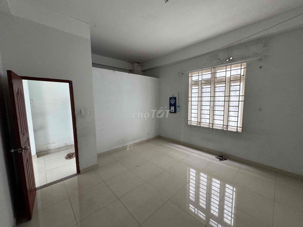 Nhà mặt tiền hẻm thích hợp kinh doanh sản xuất, gần chợ, trường học