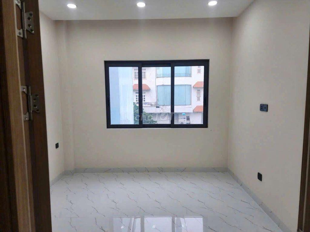 Bán Nhà Đg 6 m An Dương vương , BT