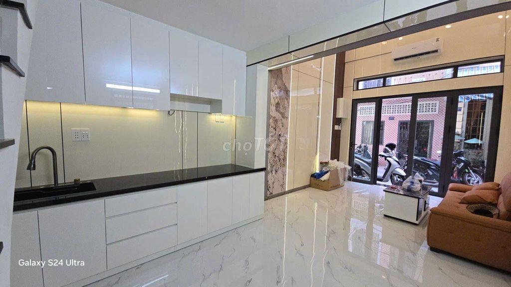 Bán nhà hẻm 5 m An Bình p5 Quận 5