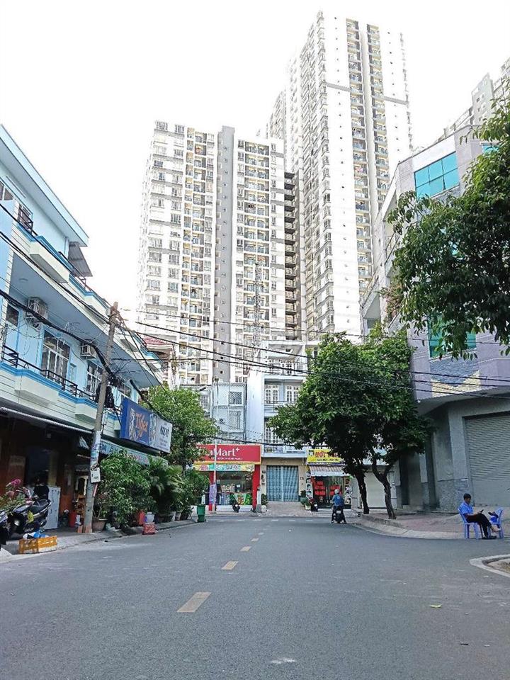 Mặt tiền đg 12 m Bình phú 1 Quận 6