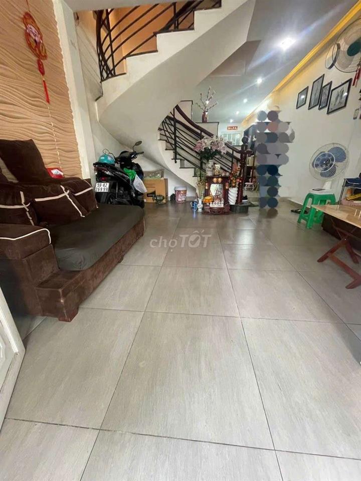 Mặt tiền đg 8 m Bình phú Quận 6