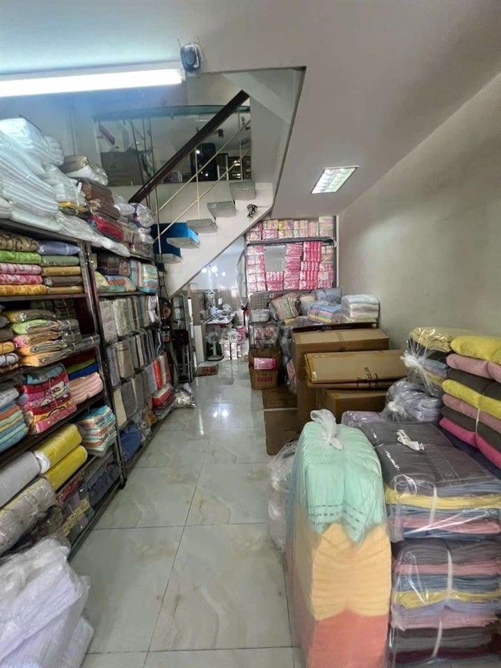 Nhà thuê Mặt tiền Trang Tử ,p14 Q5