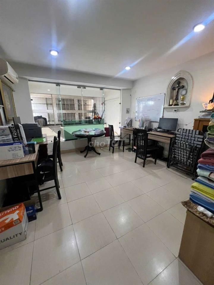 Nhà thuê Mặt tiền Trang Tử ,p14 Q5