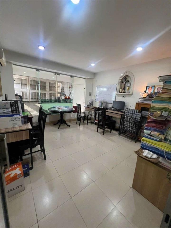 Nhà thuê Mặt tiền Trang Tử ,p14 Q5