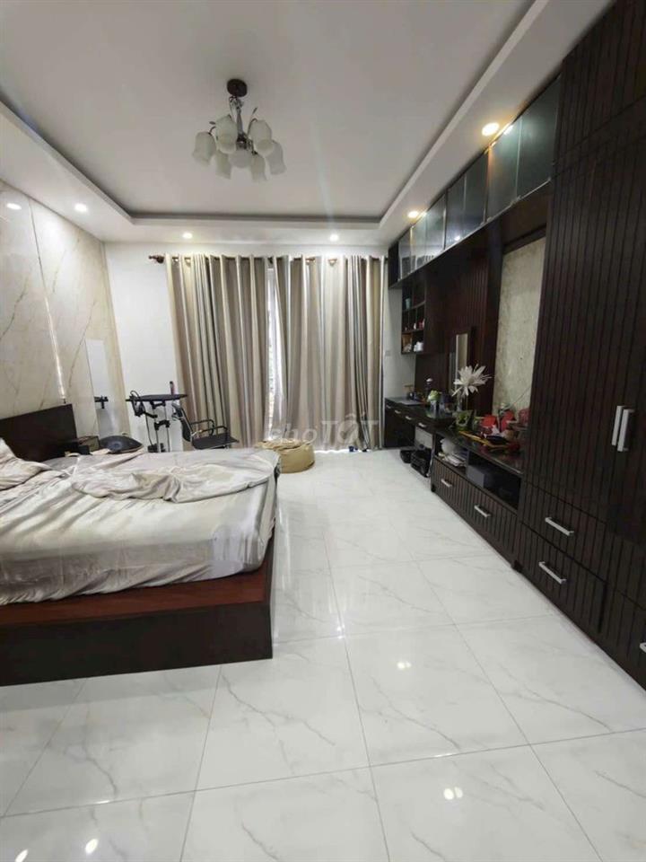 Mặt tiền đg 9 m Bình phú 1 Quận 6
