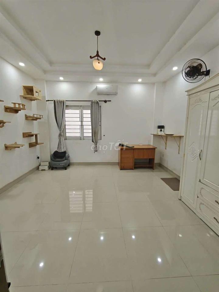 Mặt tiền đg 9 m Bình phú 1 Quận 6
