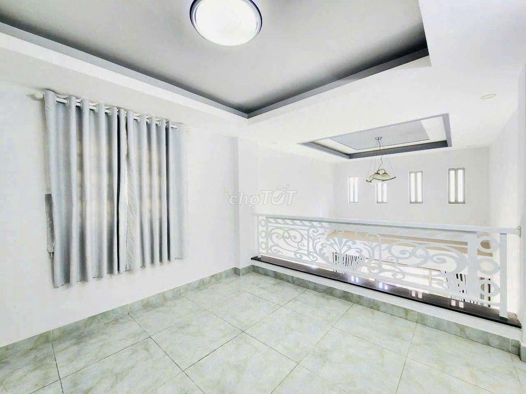 Bán nhà góc 3 Mặt tiền , CXPLA, p12 Q6