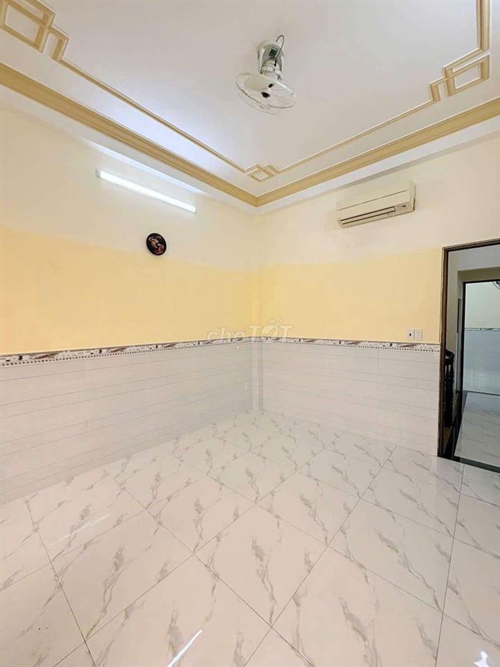 Bán nhà hẻm 4 m , Âu Cơ , p,phú Trung quận tân phú