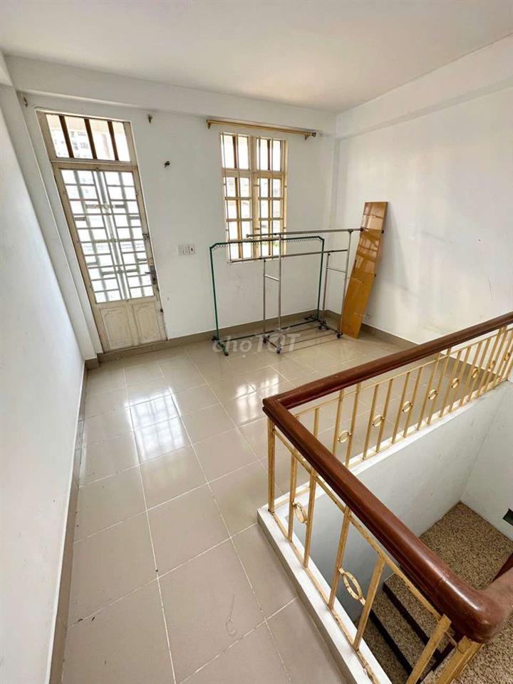 Mặt tiền phố ẩm thực p13 Q6
