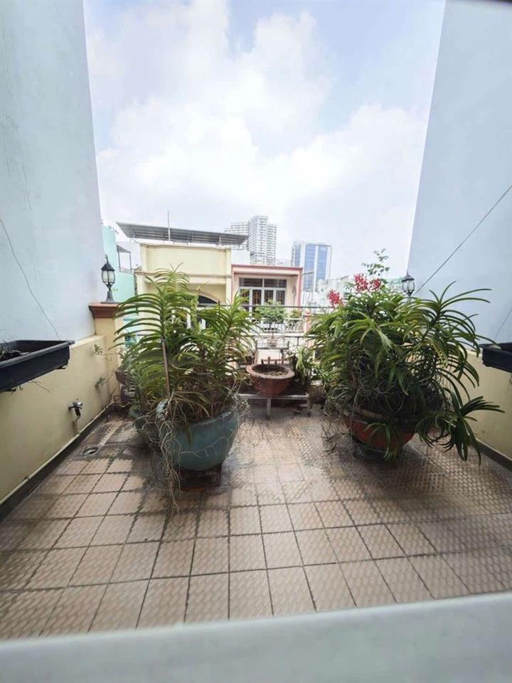 Bán nhà  hẻm 4,5 m 1/ Phạm đình Hổ p6 Q6