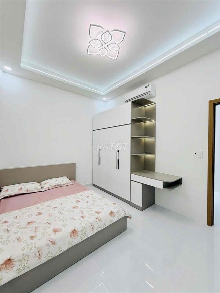 Bán Nhà 2 Tầng - Ngay Gò Xoài ( Bình Tân ) - DT 4,x 13m  Sổ Vuông V