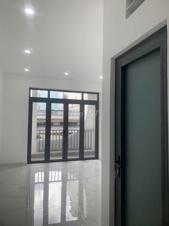 NHÀ MẶT TIỀN VĂN GÓC NGANG GẦN 7M