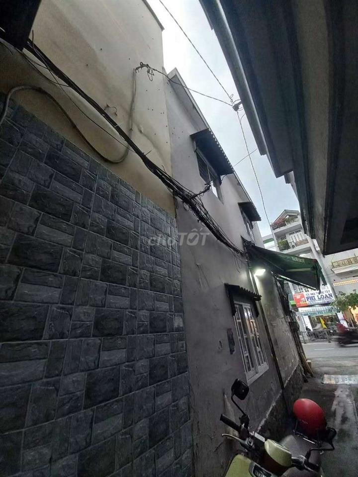 NHÀ NHỎ NGAY NGÃ 4 BÌNH TIÊN - PHẠM VĂN CHÍ