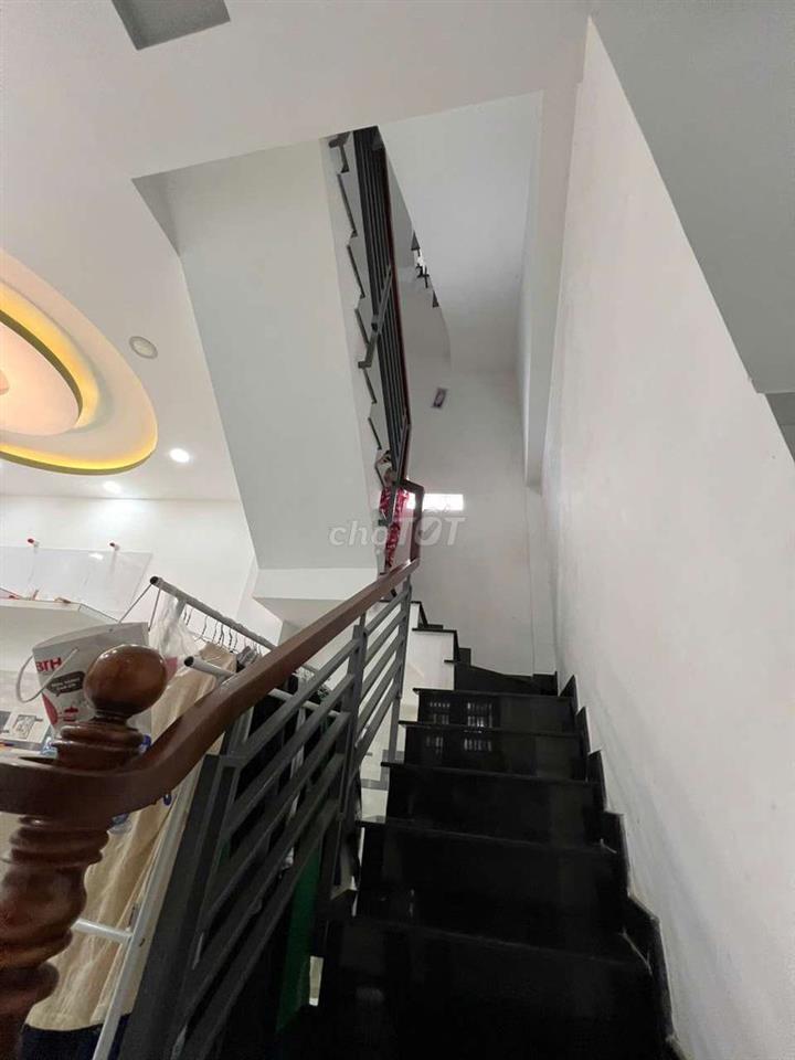 NHÀ HẺM TỈNH LỘ 10, GIÁP RANH QUẬN 6