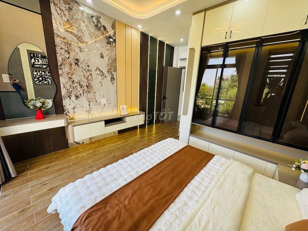 Bán nhà Mặt Tiền chợ Gò Xoài, 70m2, 4x17m, 5 tầng, 5PN, 6WC, đường 16m