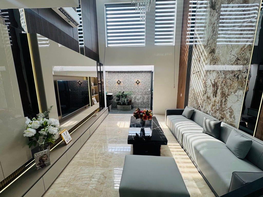 Bán nhà Mặt Tiền chợ Gò Xoài, 70m2, 4x17m, 5 tầng, 5PN, 6WC, đường 16m