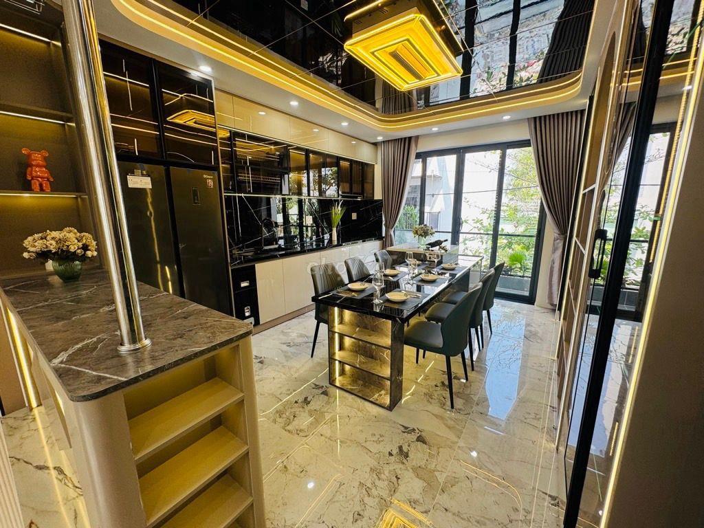 Bán nhà Mặt Tiền chợ Gò Xoài, 70m2, 4x17m, 5 tầng, 5PN, 6WC, đường 16m