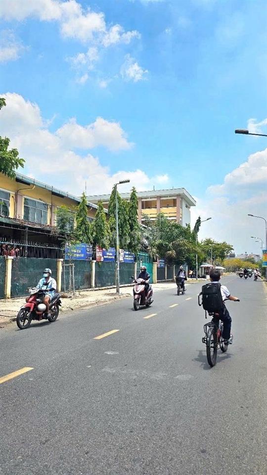 Bán nhà Mặt Tiền khu kênh Nước Đen, 52m2, 4x13m, 2 tầng, 3PN,đường 10m