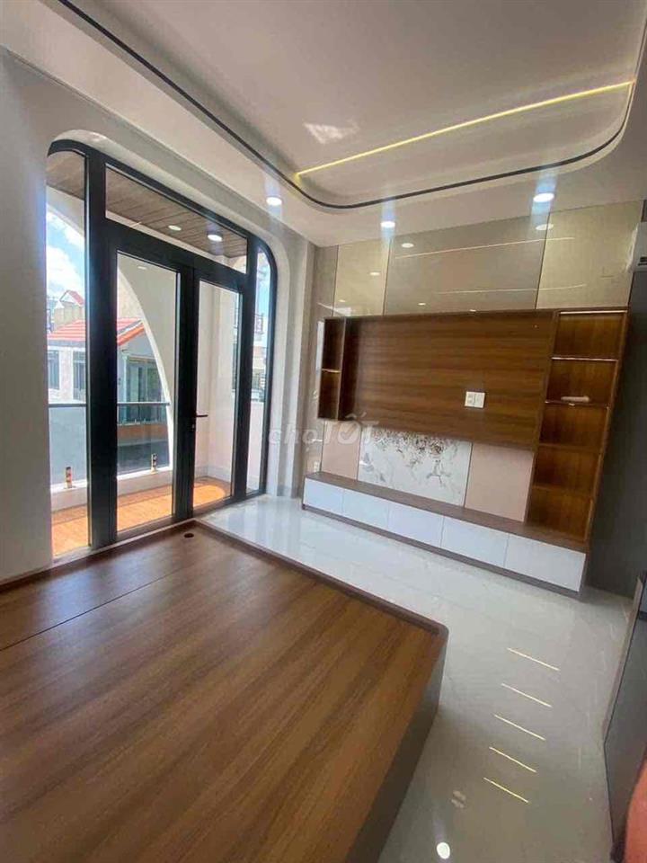 Bán nhà mặt tiền Hoà Bình -Đầm Sen, 60m2, 4x15m, 4 tầg, 4pn, đường 12m