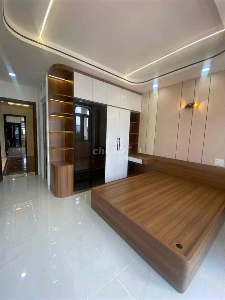 Bán nhà mặt tiền Hoà Bình -Đầm Sen, 60m2, 4x15m, 4 tầg, 4pn, đường 12m