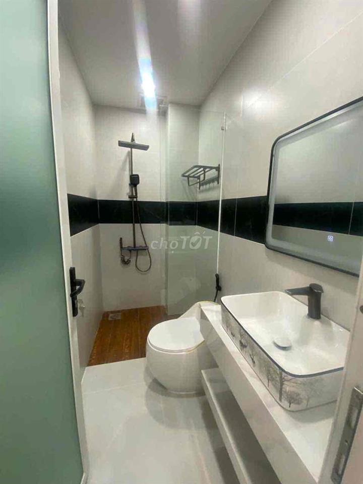 Bán nhà mặt tiền Hoà Bình -Đầm Sen, 60m2, 4x15m, 4 tầg, 4pn, đường 12m