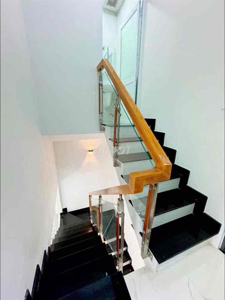 bán nhà Lê Văn Quới, 40m2, 4x10m, 2 tầng, 2pn, hẻm ô tô thông, giá TL